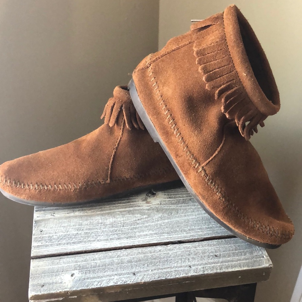 Minnetonka Moccasins girls